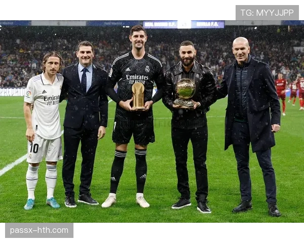 库尔图瓦：3次萨莫拉奖与门将金球上限解析