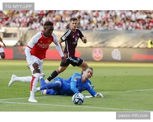 库杜斯中场与边锋切换的战术角色分析 库杜斯中场与边锋切换的战术角色分析