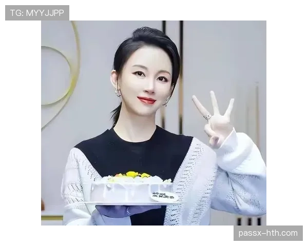 潘晓婷家厨房把我家整套比下去了，那台咖啡机看得我想辞职去当保洁