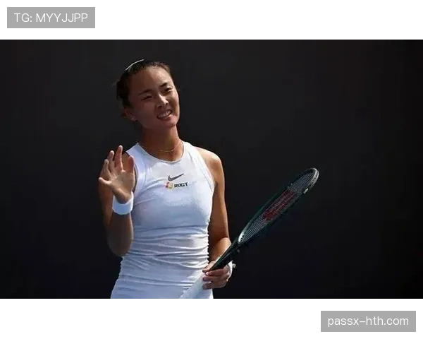 袁悦连喝个咖啡都像在开豪车派对，这生活真隔着屏幕喘不过气